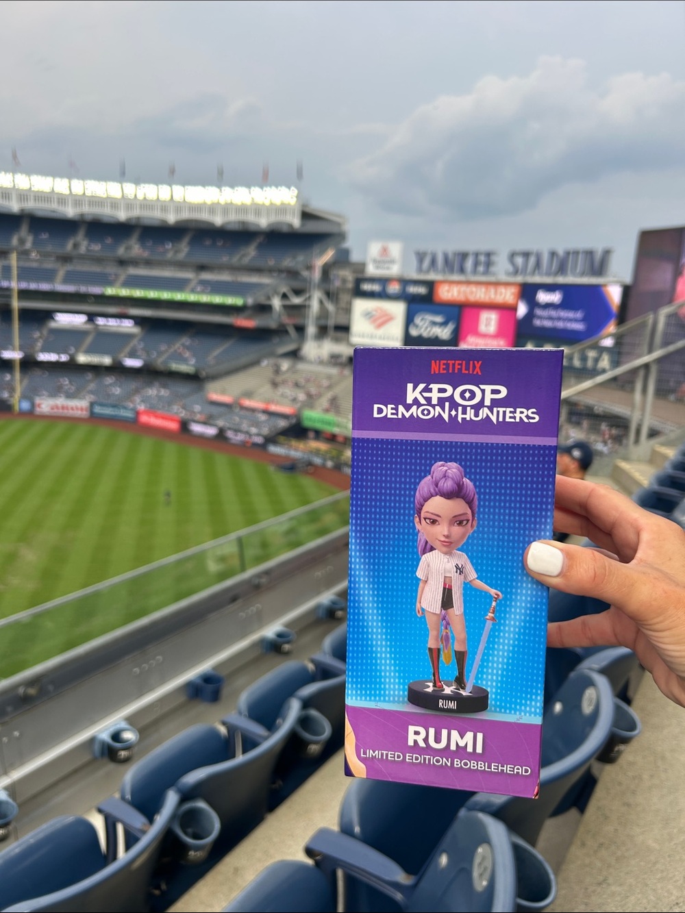 Yankees Limited edition! Netflix K-Pop Demon Hunters Rumi Bobblehead — Purple